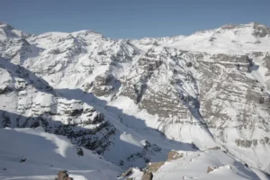 Chile: Valle Nevado, Santiago and Portillo – skiing and Andean landscapes