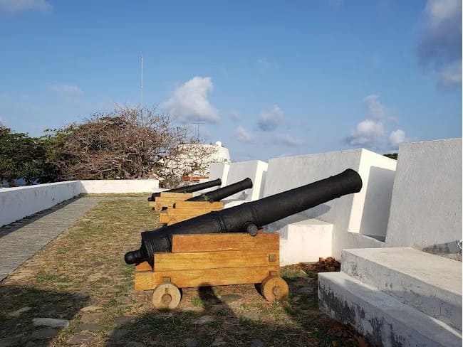 Top 5 trilhas para fazer na ilha