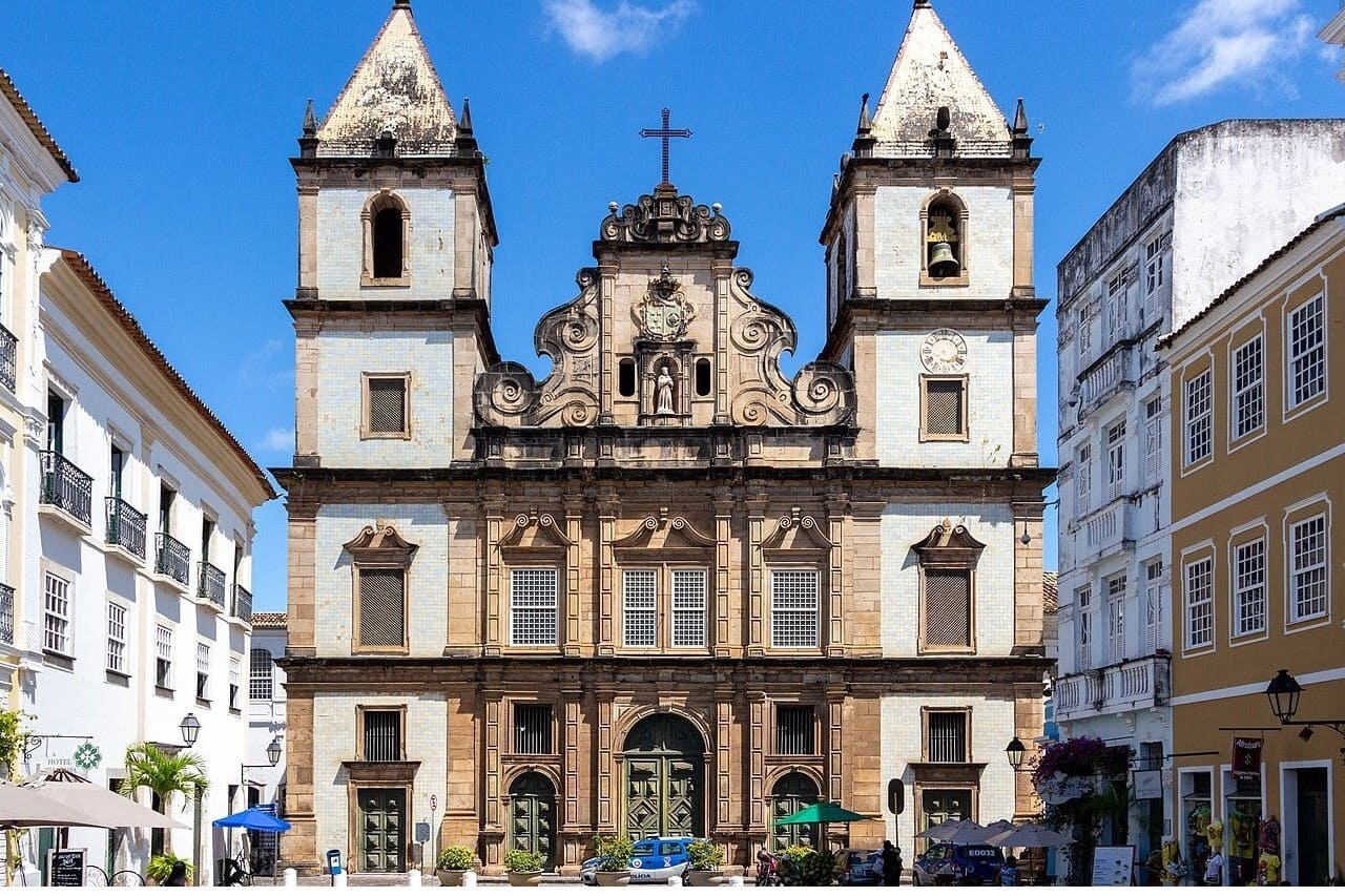 Salvador: Seu Guia Completo para Explorar a Capital Baiana 12 Salvador: Roteiro de Viagem com Praias, Cultura e Gastronomia Incríveis