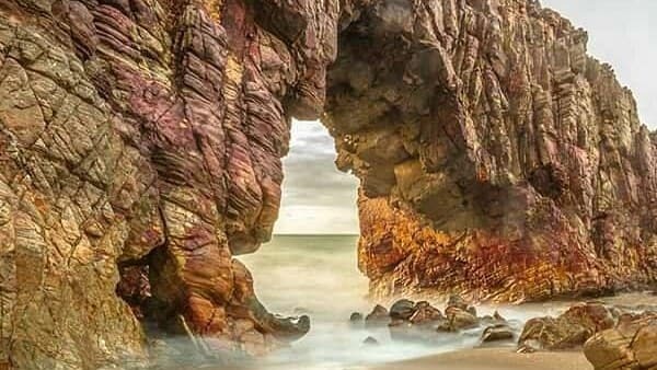 Jericoacoara: o paraíso vibrante no litoral do Ceará 10 Pedra Furada