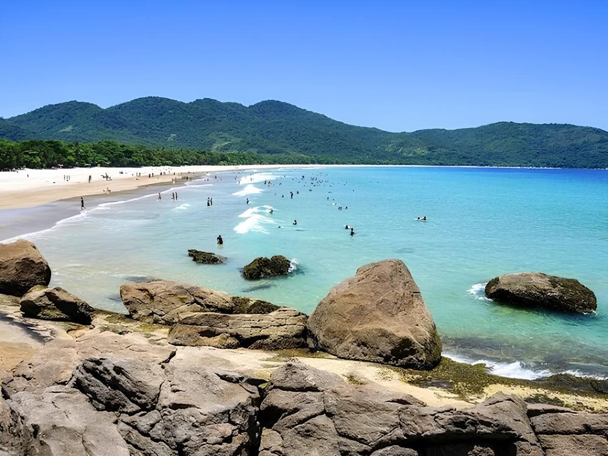 Praia de Lopes Mendes: Guia Completo com Dicas de Acesso, Trilha, Hospedagem e Melhor Época