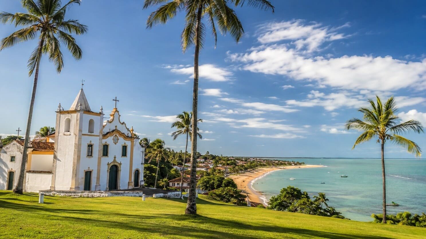 Porto Seguro Igreja Histórica à Beira-Mar Tropical